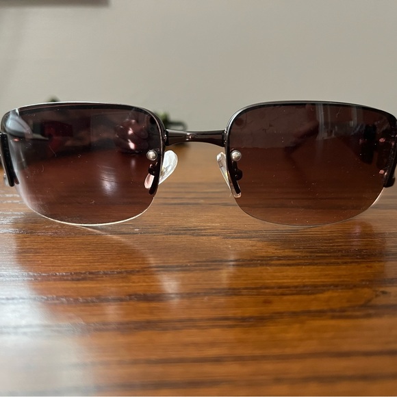 Sunglasses (women’s) - Picture 11 of 13
